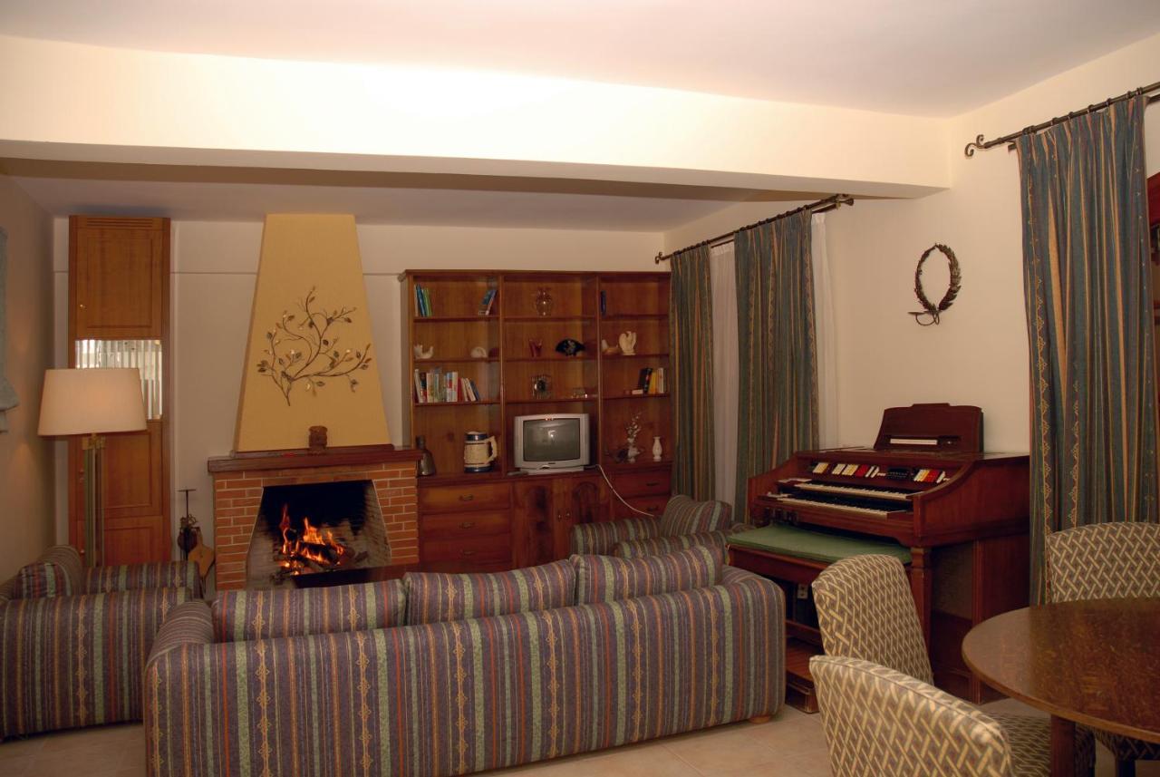 Corfu Club Apartments Гоувия Экстерьер фото